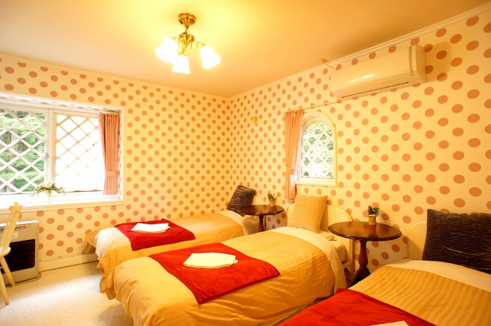 Triple Room, Shared Bathroom photo 2