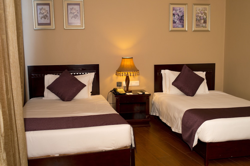 Room, 1 Queen Bed photo 2