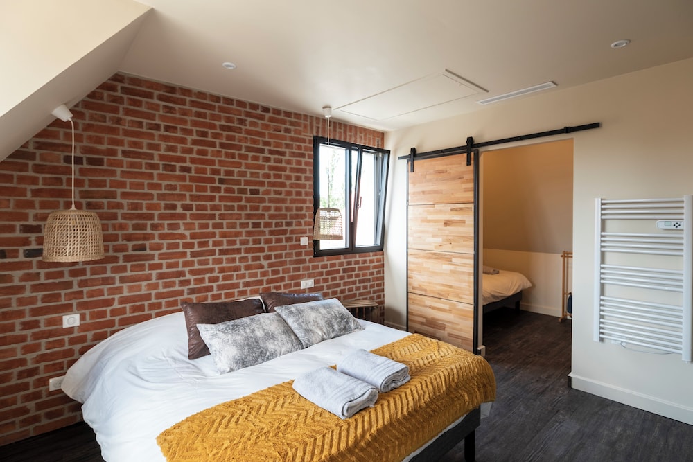 Family Quadruple Room (La carrière brique)