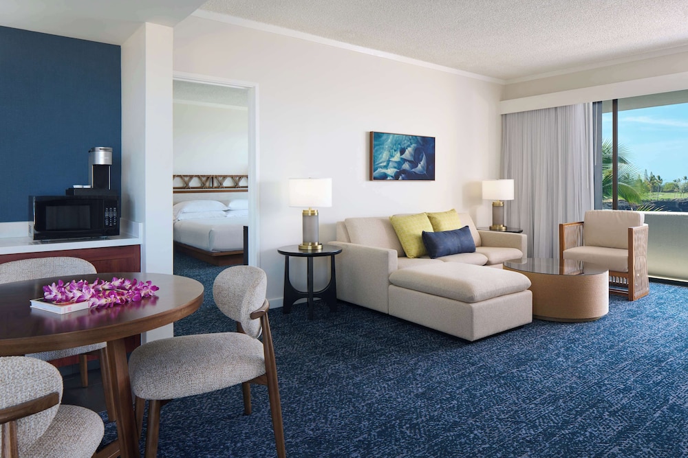 Deluxe Suite, 1 King Bed With Sofa Bed, Oceanfront (club)