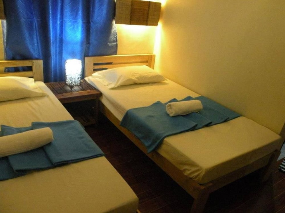 Standard Twin Room - Photo 1