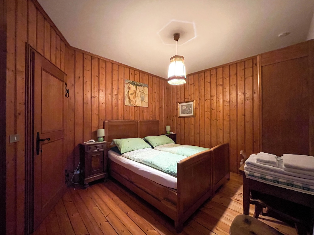 Basic Double or Twin Room, Balcony, Mountain View