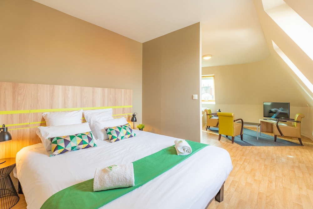 Double Room, 1 Double Bed with Sofa bed - Photo 3