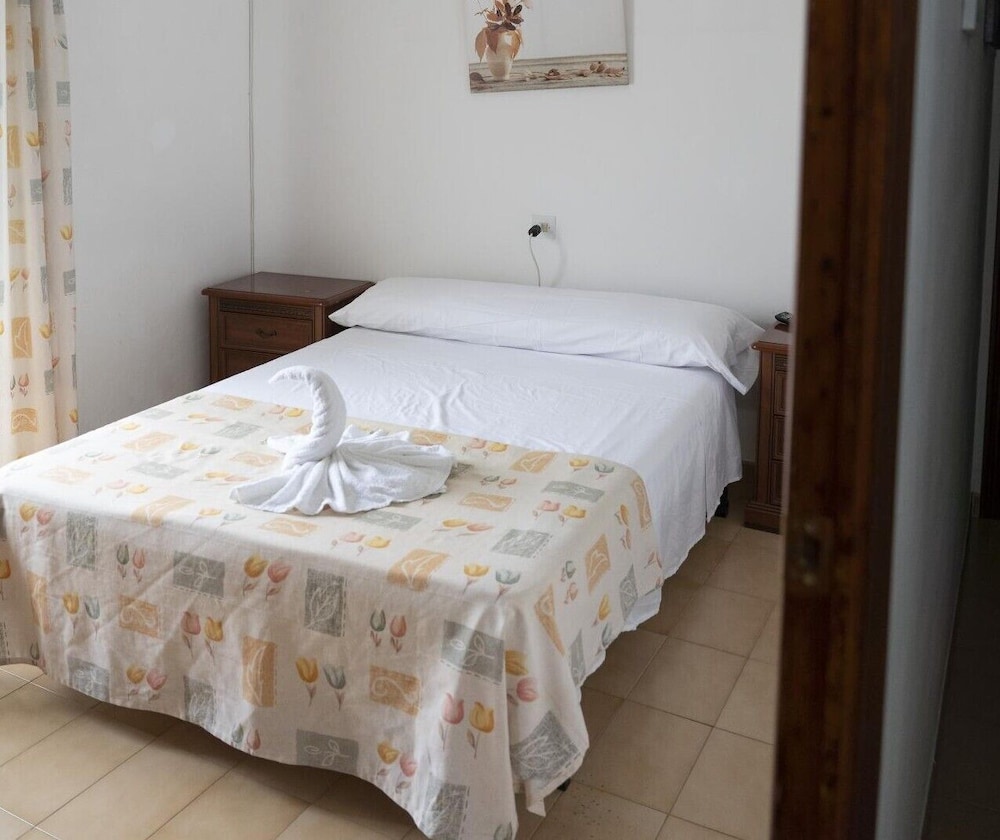Standard Room, 1 Queen Bed, Balcony, City View