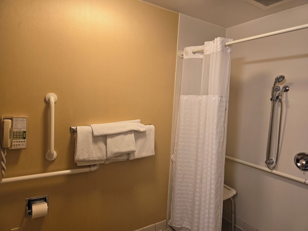 Room, 2 Queen Beds, Accessible, Non Smoking - Photo 14