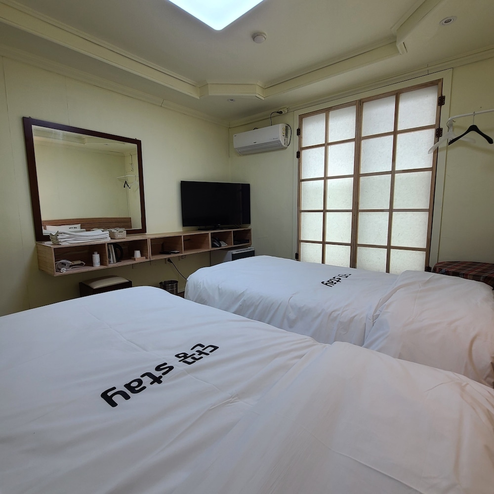 Standard Twin Room photo 2