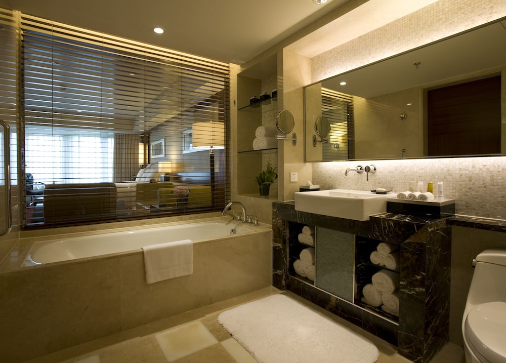 Business Suite - Photo 6