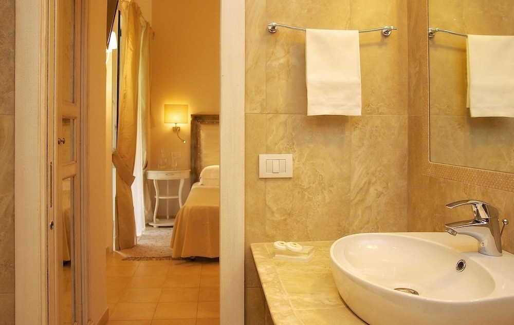 Classic Room, 1 Double or 2 Twin Beds, City View - Photo 13