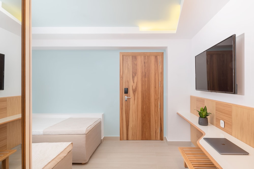 Family Quadruple Room, Private Pool photo 3