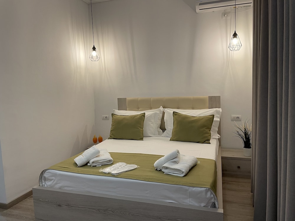 Deluxe Double or Twin Room with Balcony photo 3