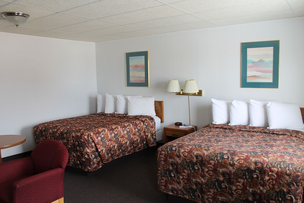 Standard Room, 2 Queen Beds photo 2