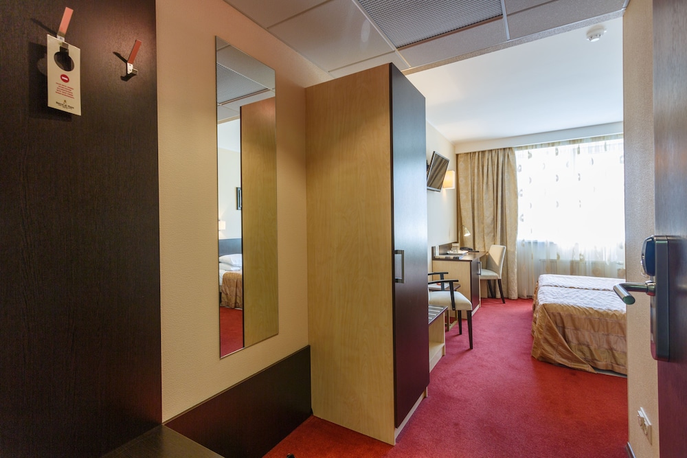 Standard Double or Twin Room - Photo 4