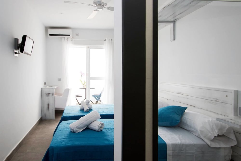 Deluxe Double Room, Balcony, Sea View photo 2