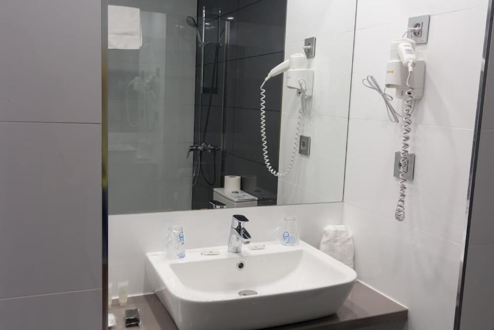 Family Apartment, 1 Bedroom, Balcony - Photo 4
