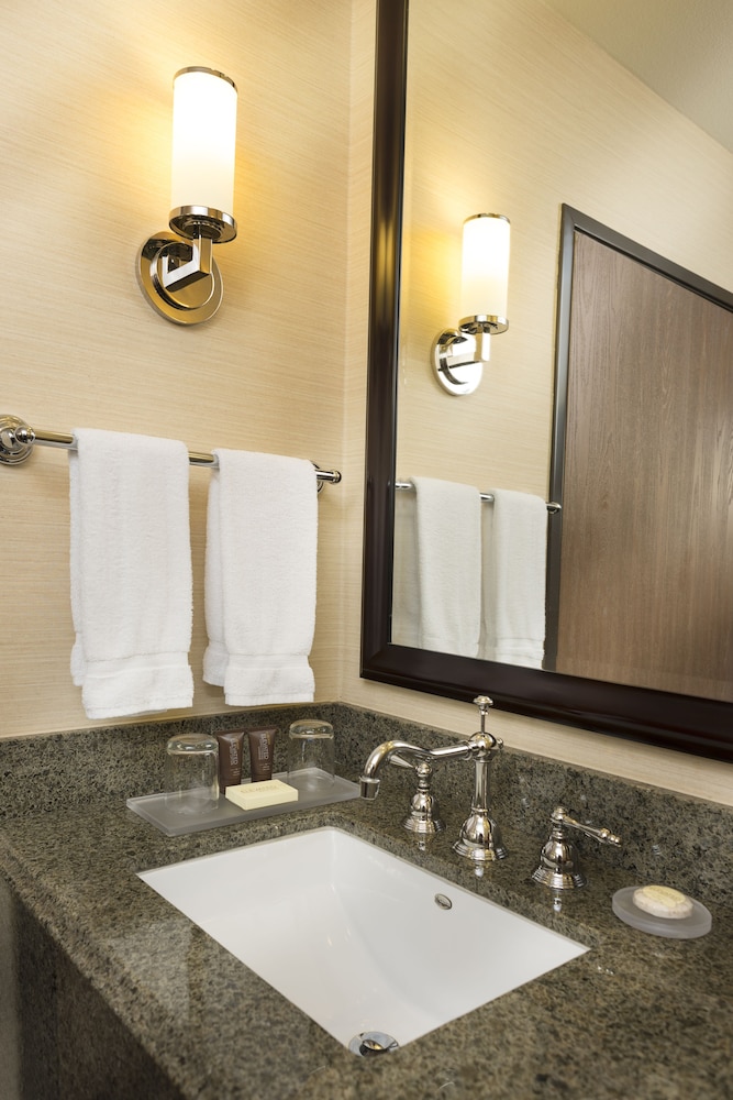 Executive King Suite - Photo 7