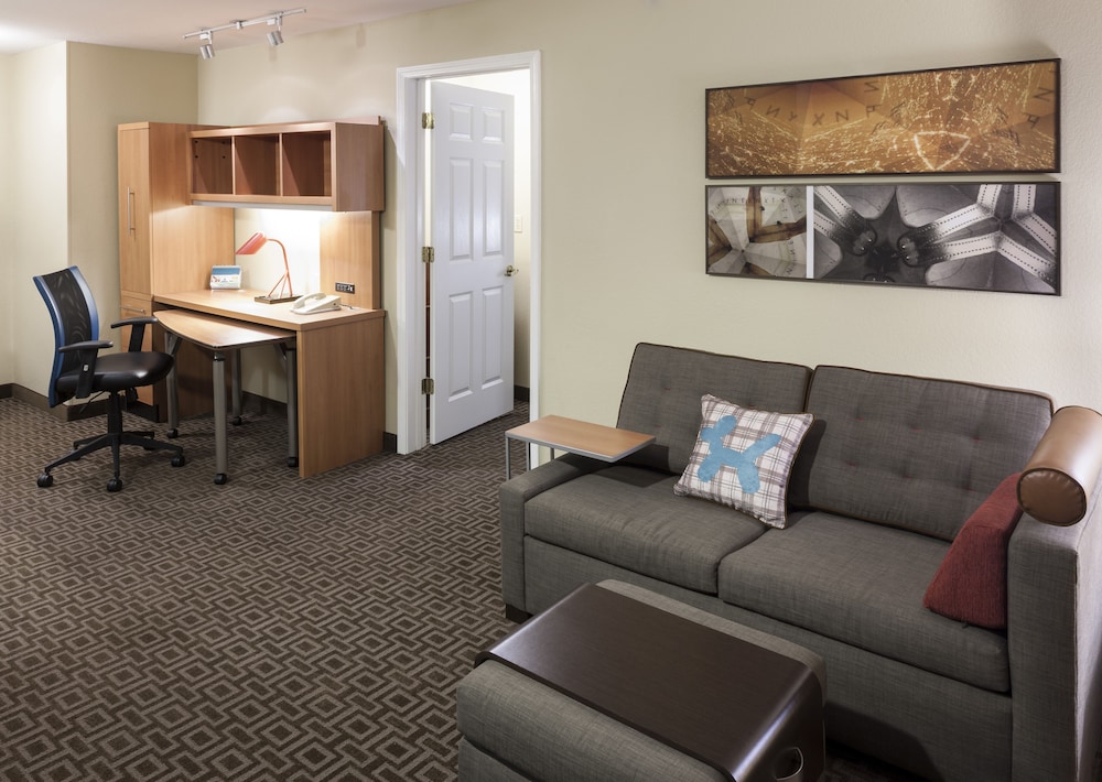 Suite, 2 Bedrooms - Photo 10