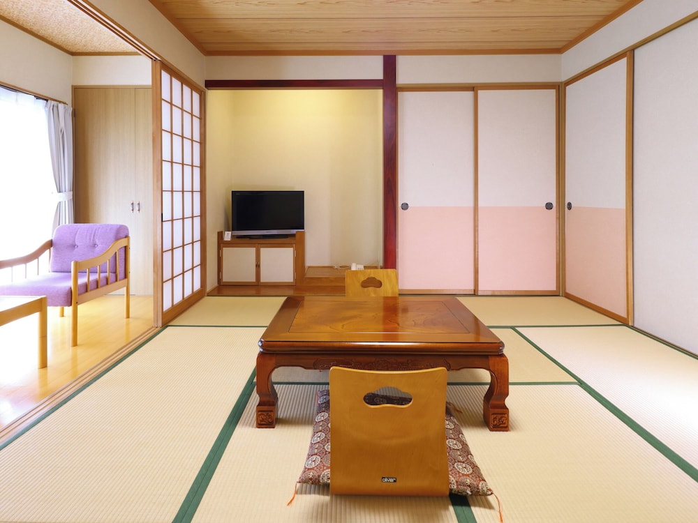 Japanese-style 10tatami mats room, Non Smoking - Photo 5