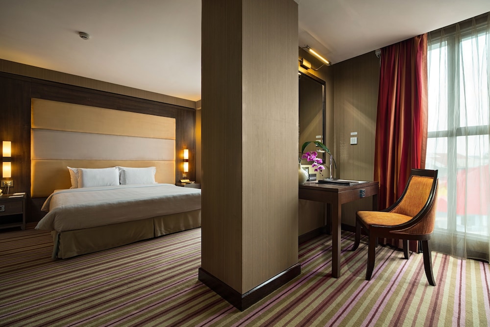 Premium Executive Double or Twin Room, City View