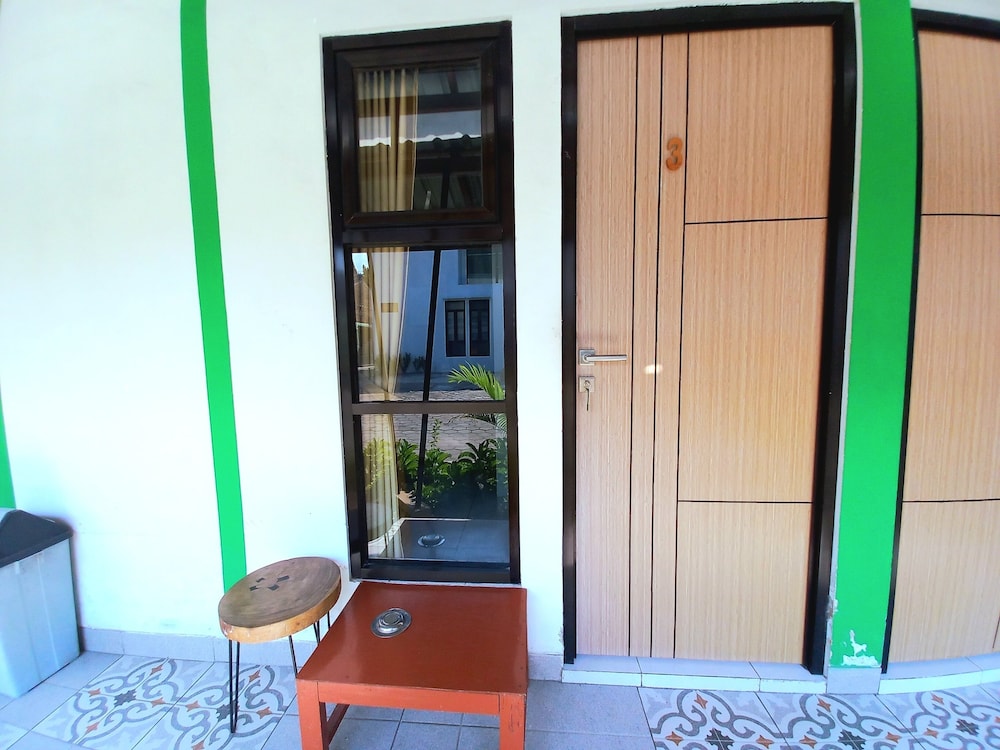 Standard Double Room - Photo 13