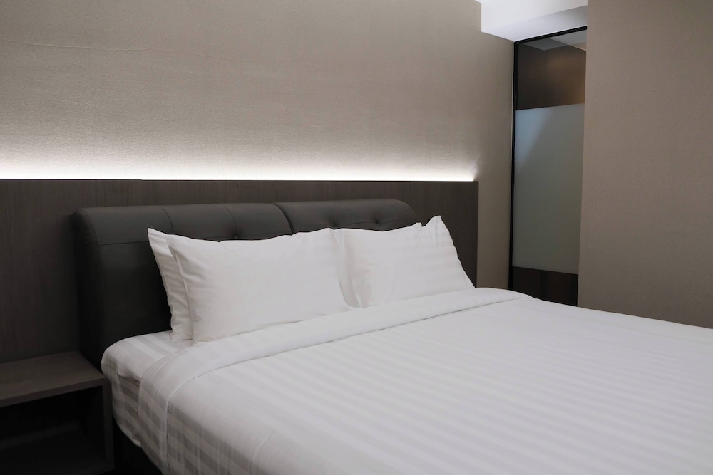Standard Double Room, 1 King Bed, Non Smoking, City View