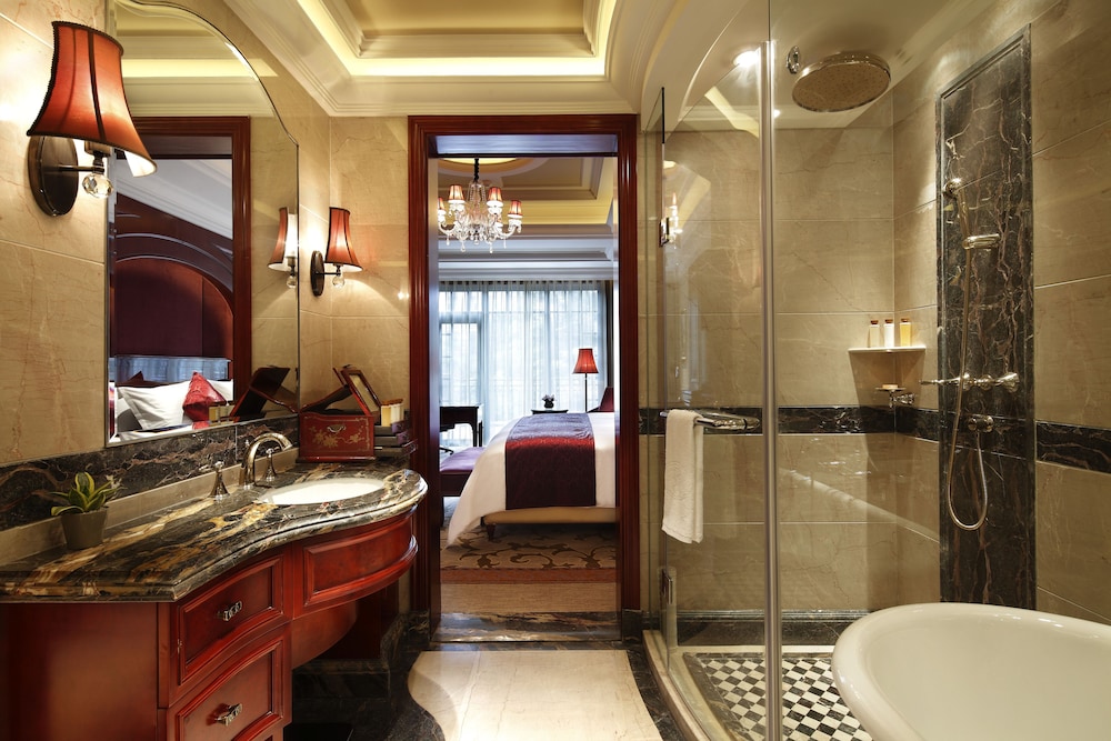 Premium Room (Upgraded) - Photo 3