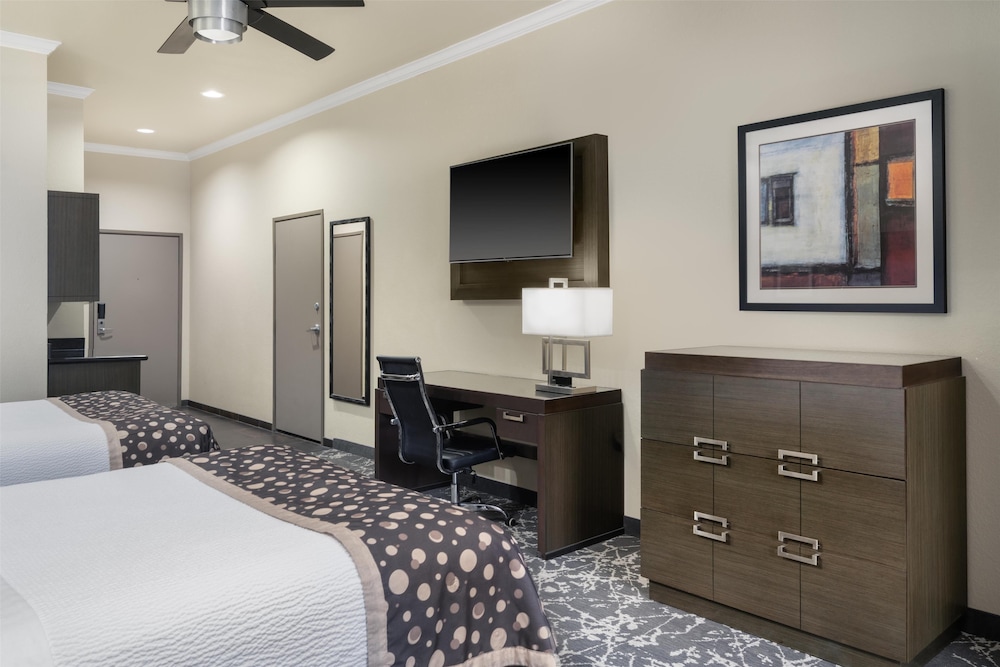 Standard Room, 2 Queen Beds, Accessible, Refrigerator & Microwave - Photo 2