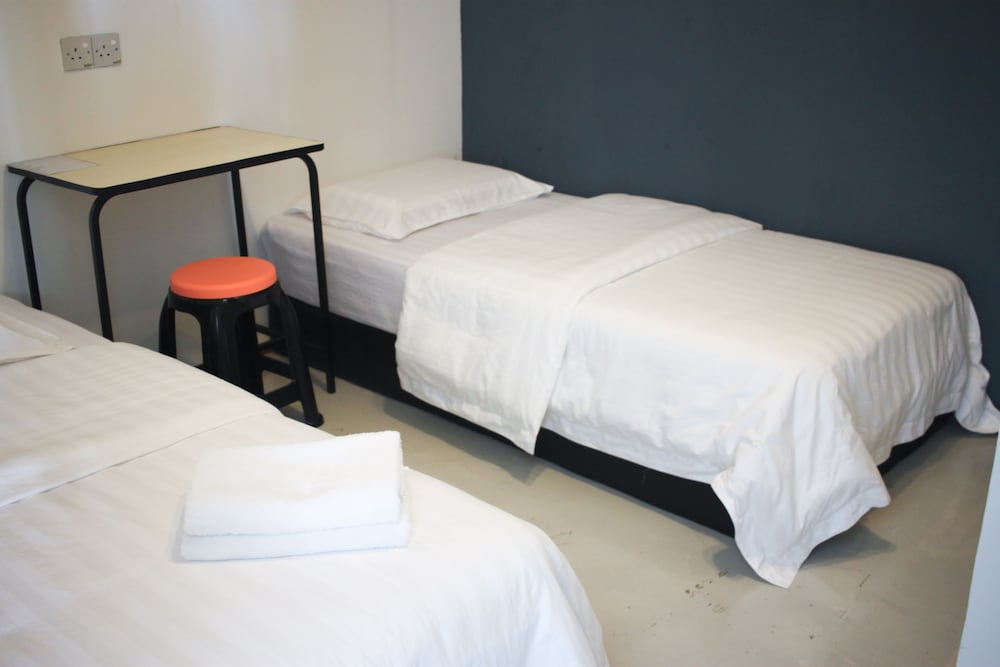 Standard Twin Room, Shared Bathroom photo 1