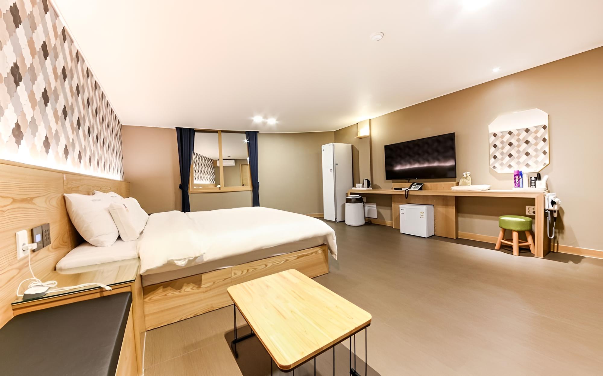 Room (Superior Large King (Ace Bed-High-end) photo 1