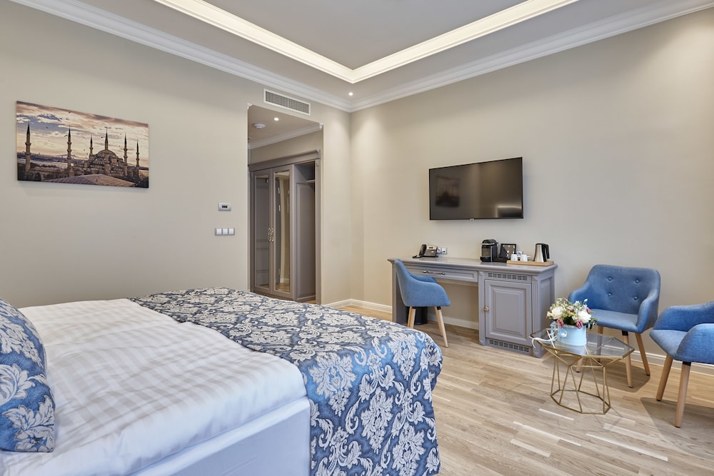 Deluxe Double Room, 1 King Bed, City View photo 2