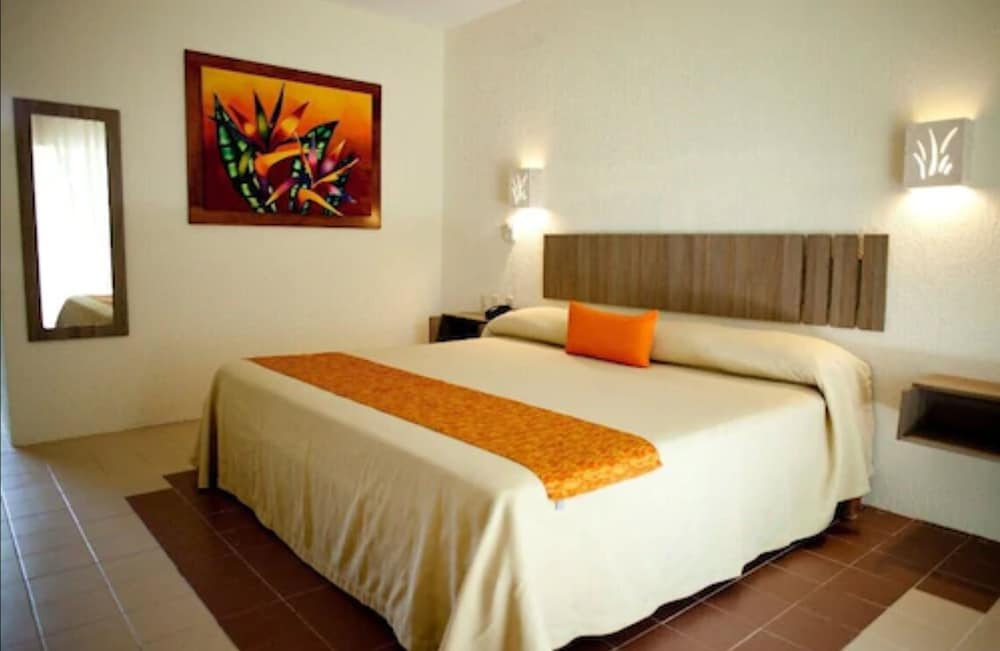 Standard Room, 1 King Bed