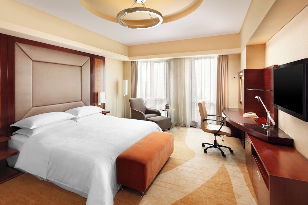 Club Room, 1 King Bed