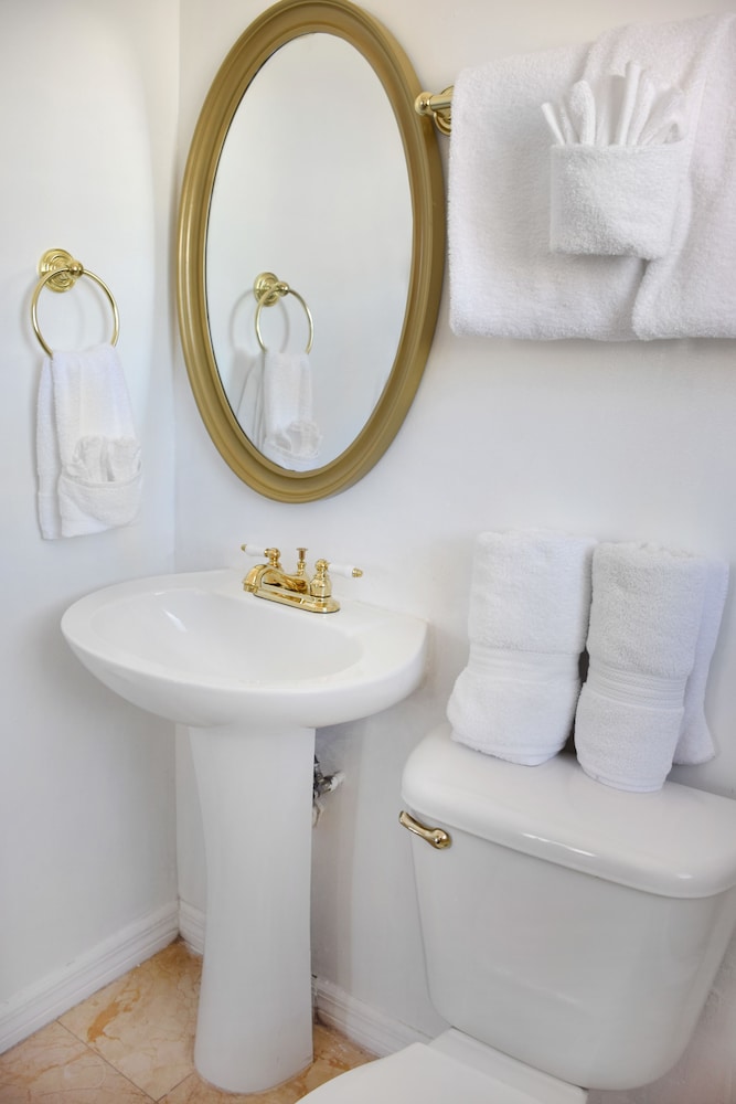 Signature Room, 1 King Bed, Ocean View - Photo 20