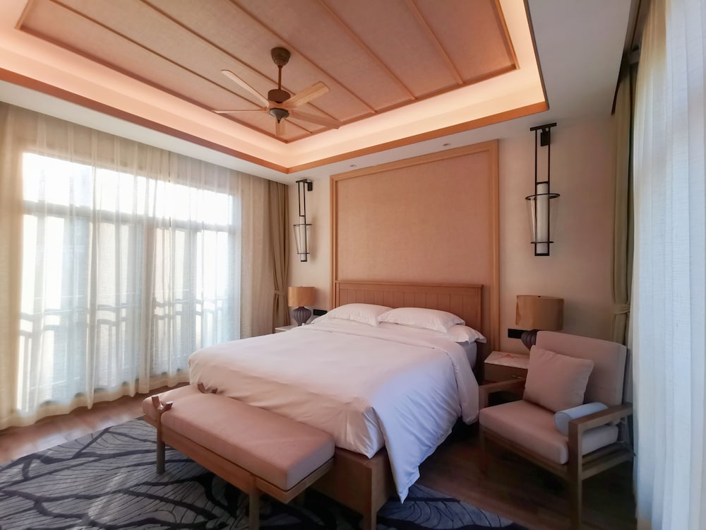 Premier Villa, 2 Bedrooms, Accessible, Pool View photo 1