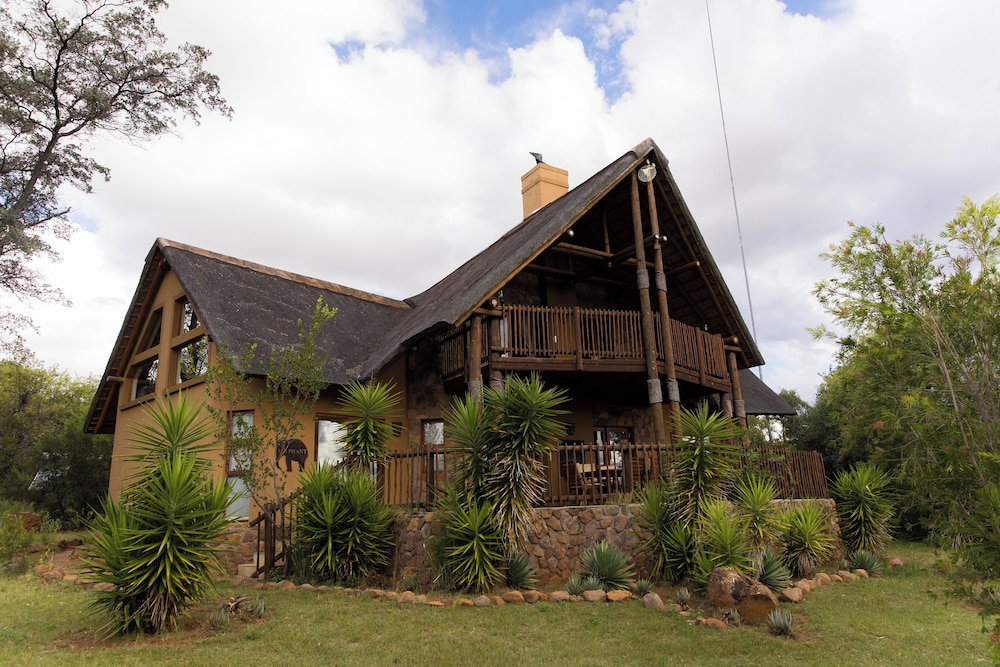 6 Sleeper Chalet photo 1