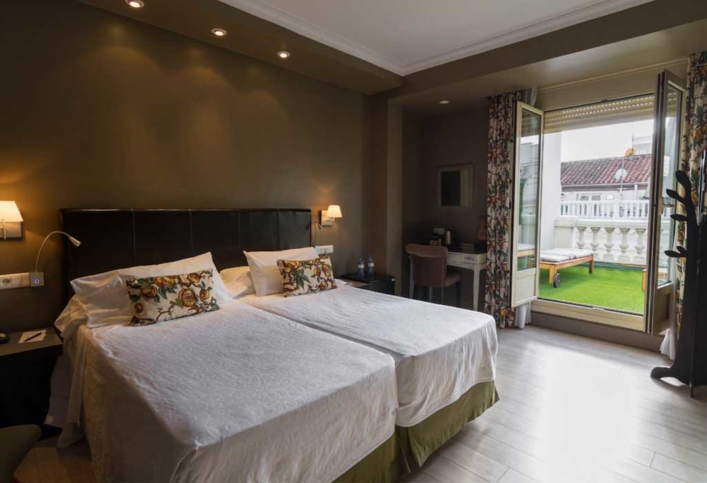 Double Room, 1 Double or 2 Twin Beds, Terrace (Frontal) - Photo 13