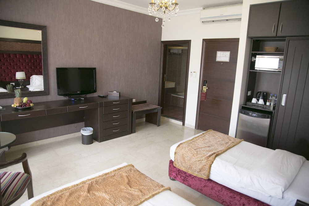 Standard Twin Room, 2 Twin Beds - Photo 3