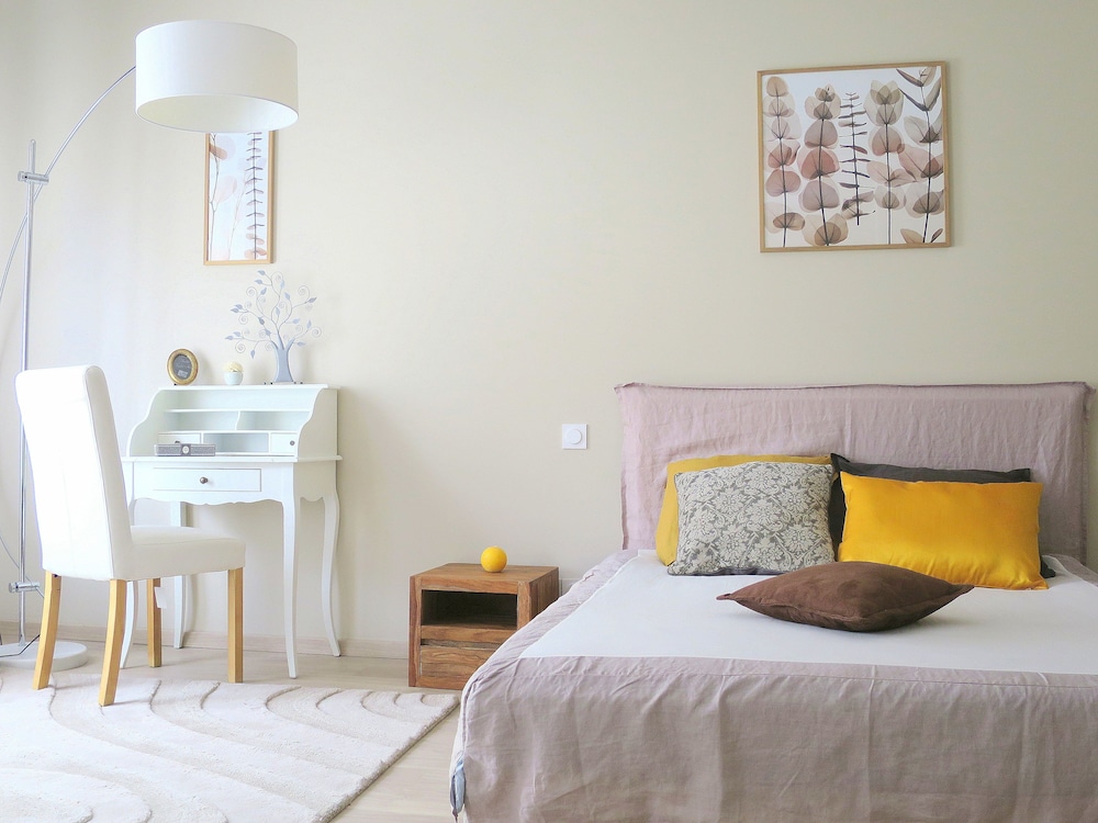 Apartment photo 2