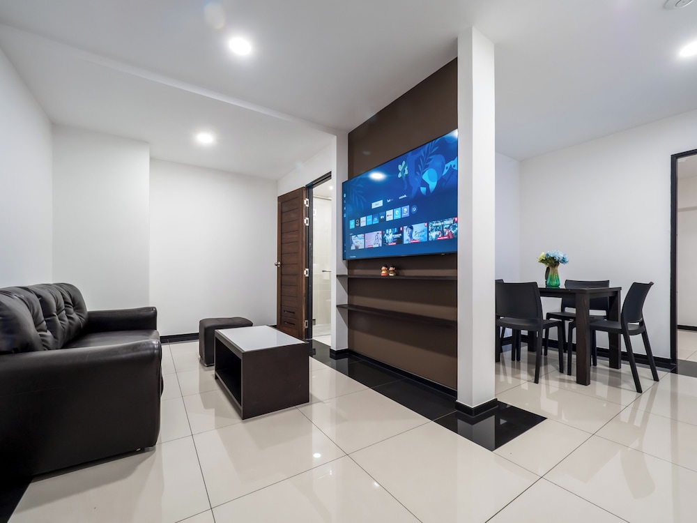 2 Bedroom Family Suite