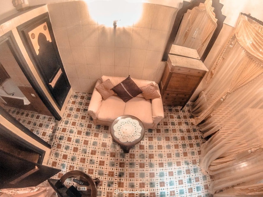 Traditional Suite, Multiple Beds, Non Smoking, Ground Floor photo 2