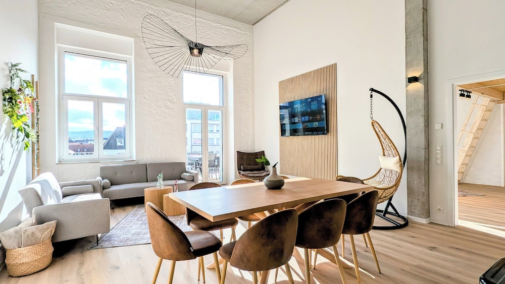 Luxury Loft, 3 Bedrooms, Mobility Accessible, Balcony