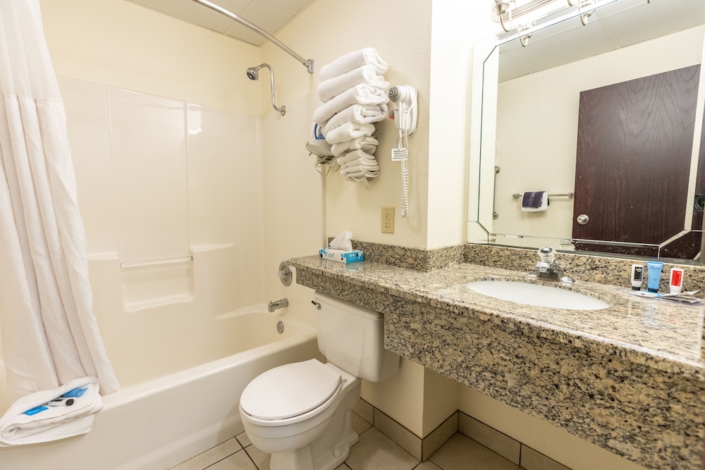 Suite, Jetted Tub - Photo 12