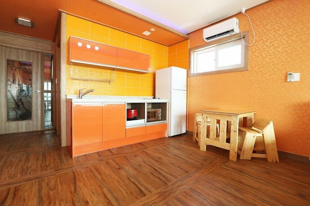 Room (501) photo 2