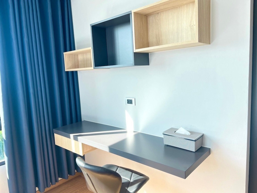 Basic Room, 2 Twin Beds, Non Smoking - Photo 2