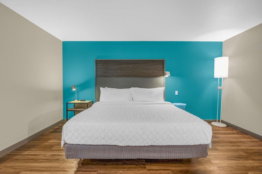 Room, 1 King Bed, Accessible, Bathtub (Mobility & Hearing) - Photo 1