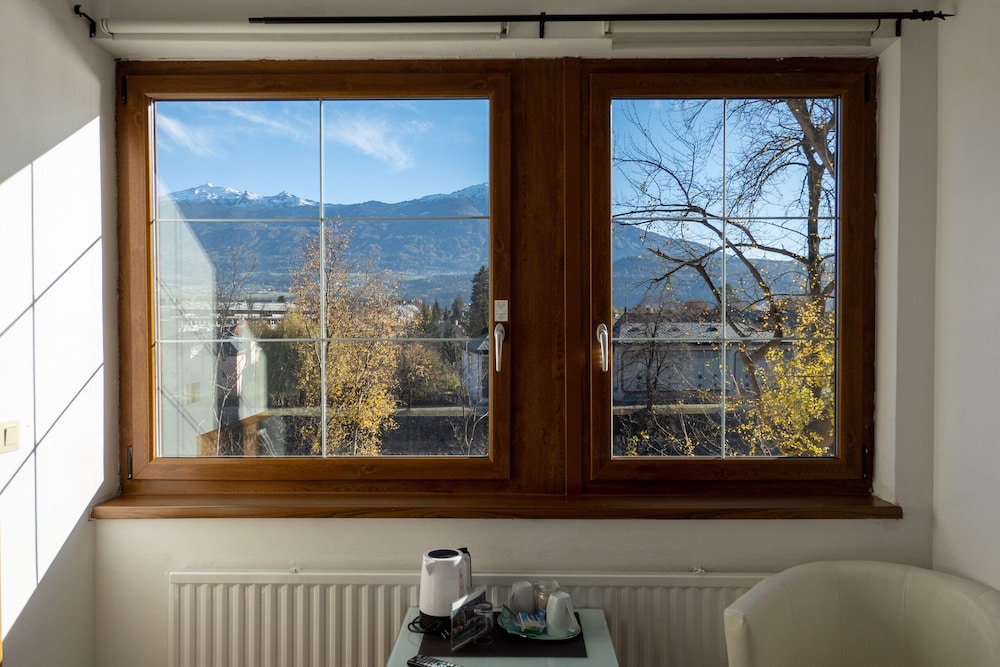 Deluxe Double Room, Ensuite, Mountain View - Photo 8