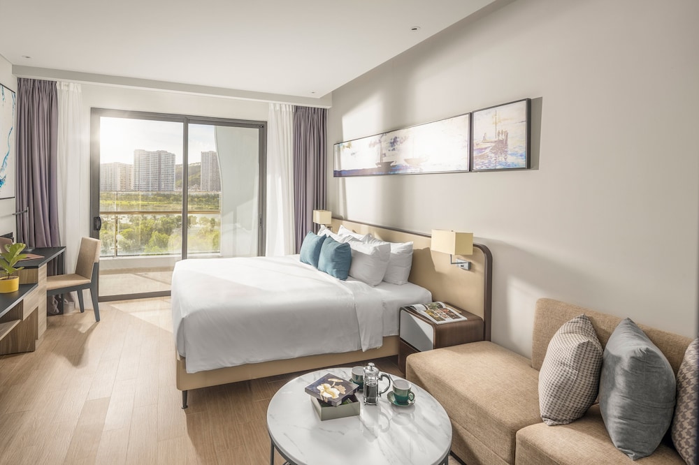 Deluxe Studio, 2 Twin Beds - Photo 6