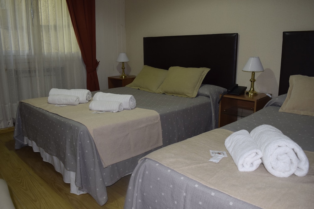 Standard Room, 2 Twin Beds photo 3