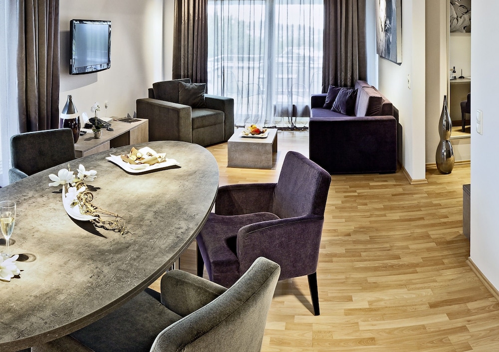 Aachen Suite photo 2