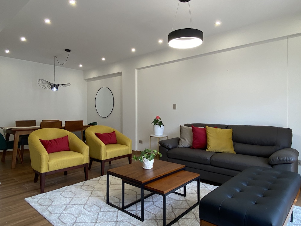 Apartment, 3 Bedrooms (402) photo 1