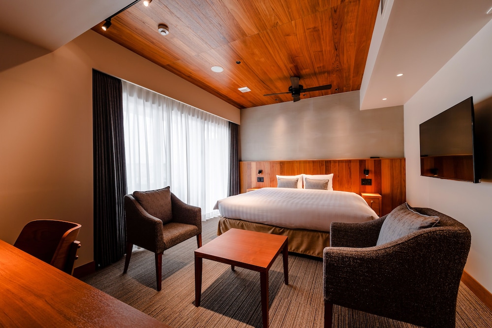 King Bed Room, Non Smoking - Photo 1